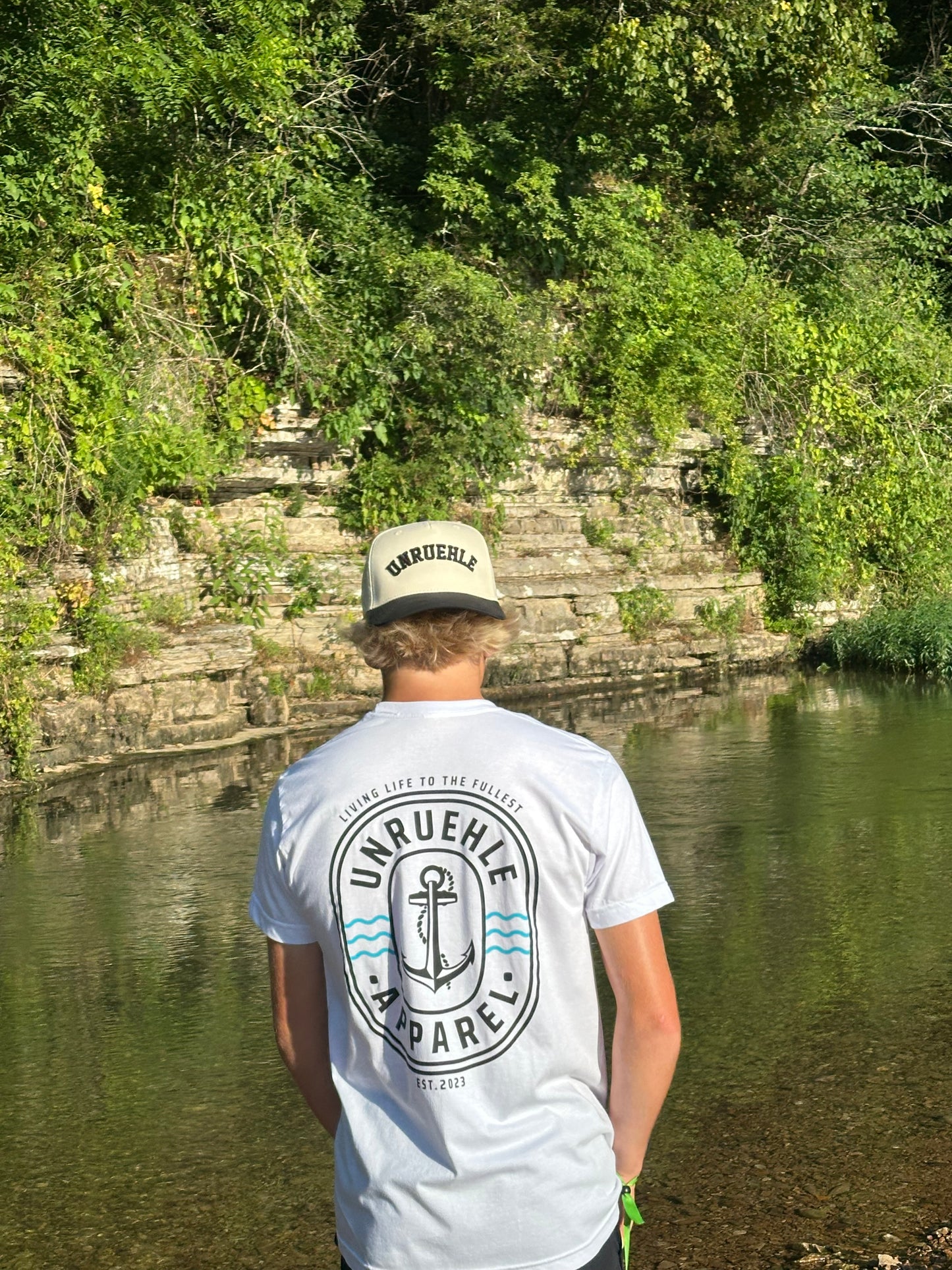 UNRUEHLE Black and Beige Hat