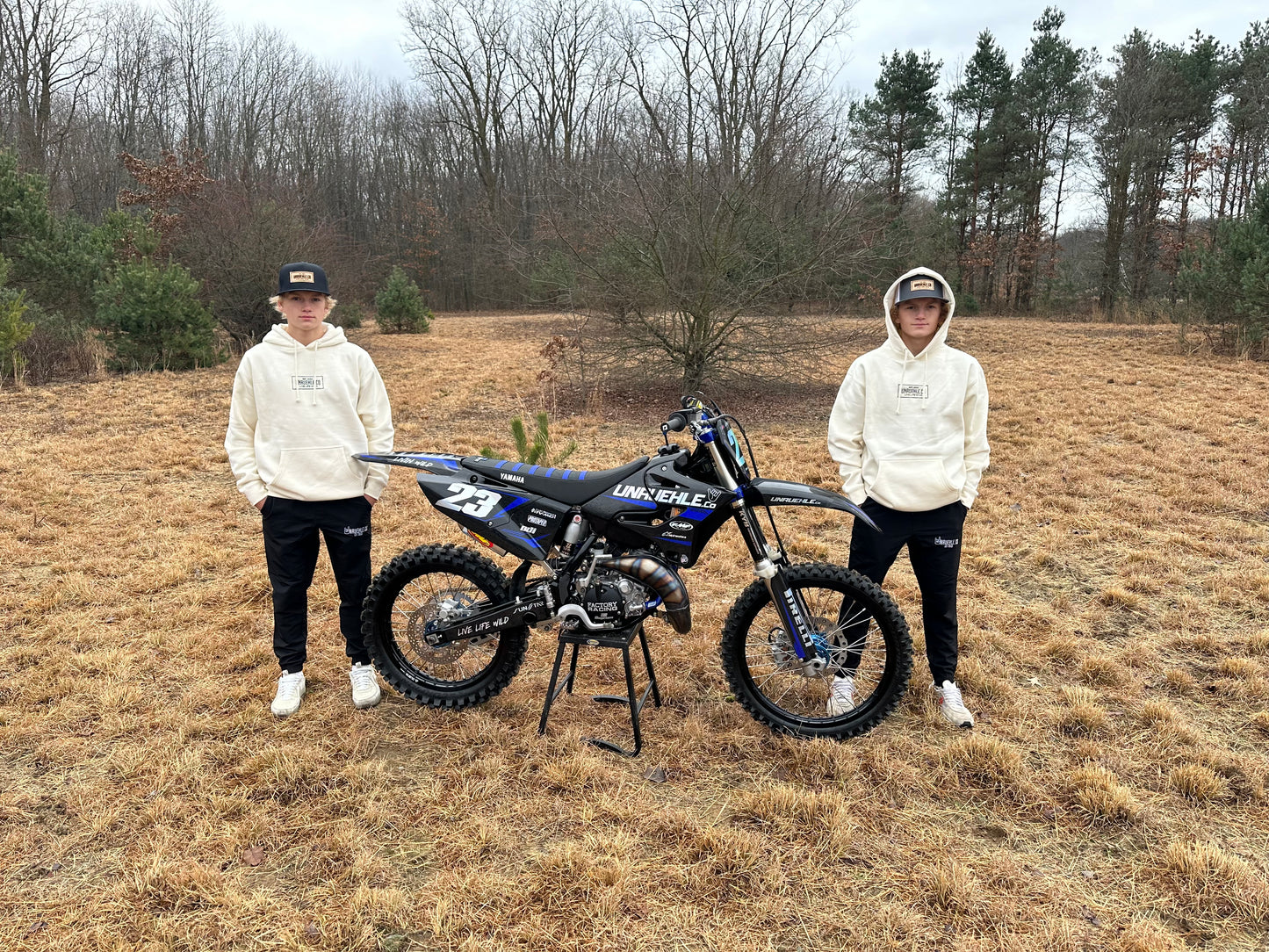 BONE UNRUEHLE Sweatshirt