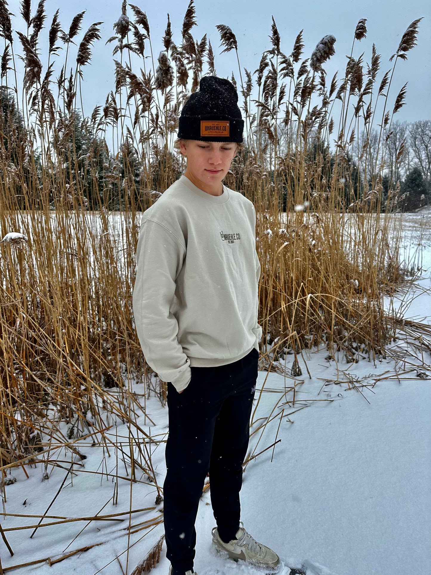 Sand UNRUEHLE.Co Crewneck